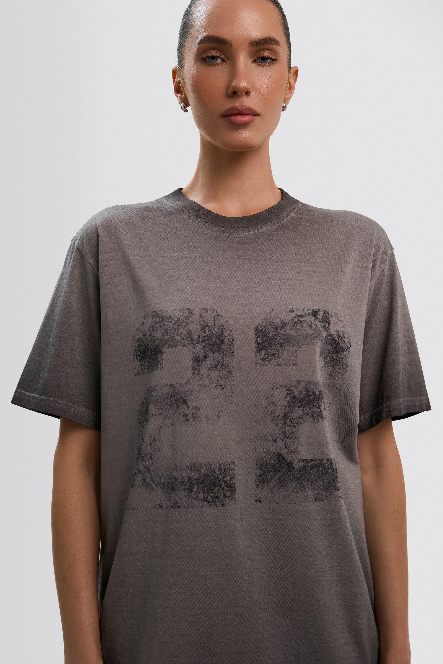 Футболка oversize с эффектом варки и принтом серого цвета фото 2